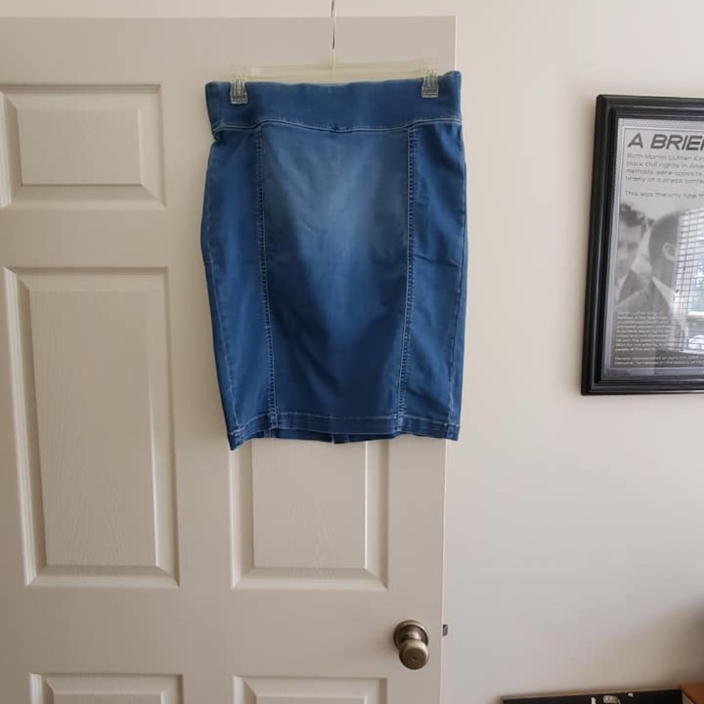 Pencil Skirt to flatter your shape.